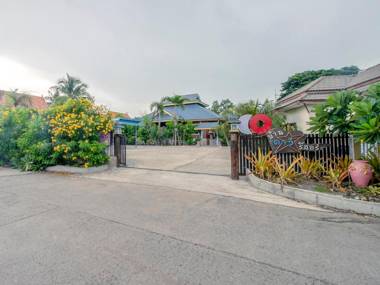 Capital O 961 Baan Dow Chompoo Resort