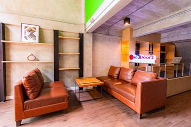 RedDoorz @ DJ Guesthouse Hua Hin 23