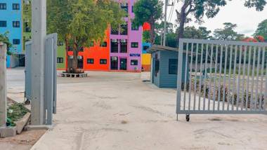 OYO 75403 Dinosaur Apartment