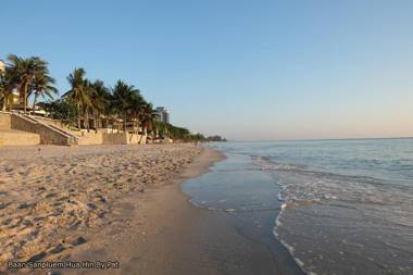 Baan Sanpluem Hua Hin By Pat