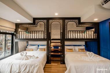 Lynlan Hostel & Cafe