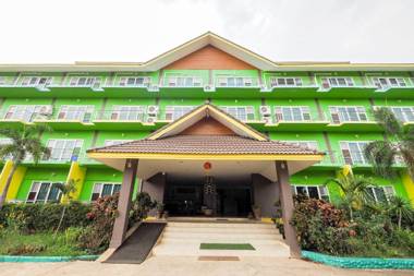 OYO 920 Saensukkho Hotel And Resorts