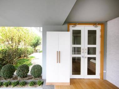 Eat Sleep Cafe and Bed