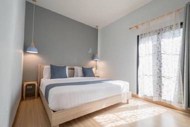 To the Moon Bed & Breakfast