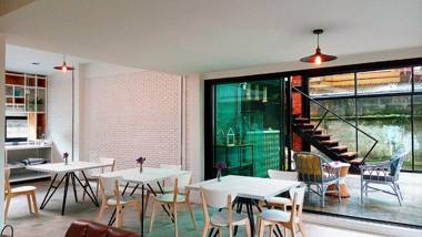 Baan Mai Kradan Hostel Chiang Rai