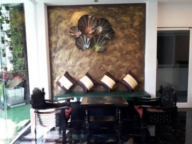 NorthLands House Hotel