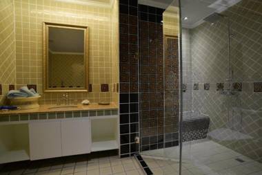 At Pingnakorn Huaykaew