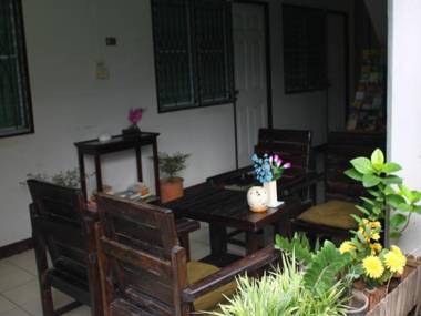 Ampawan Guest House