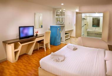 The Pacific Cool Chic