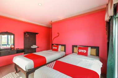 OYO 768 First Station Hotel