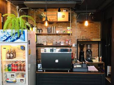 The Arak Bed Bar and Hostel