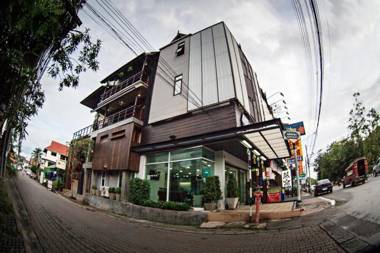 The Arak Bed Bar and Hostel