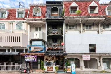 Box Hostel N Cafe