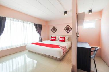 OYO 983 The Private Hotel