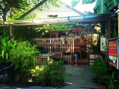 Jimmy and Jeng Homestay