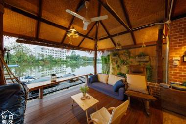 My House Riverside & Pool Villa