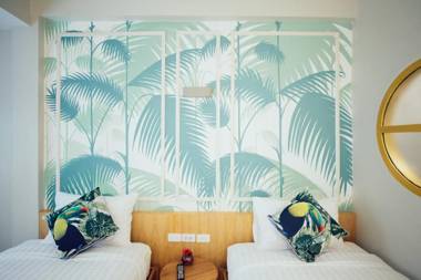 J's Cafe and Poshtel - SHA Plus