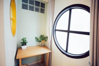 J's Cafe and Poshtel - SHA Plus