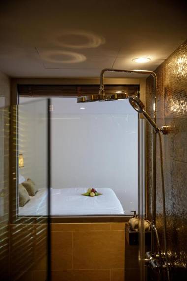 9 SUITE Luxury Boutique Hotel