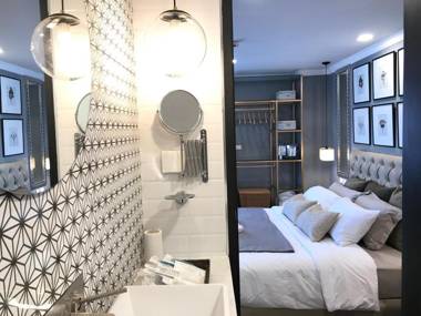 Stay in Style in the heart of Nimman Road. R306A