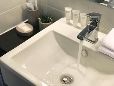 Stay in Style Stay On The Cloud@RS504-Bus Station