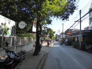 Cosy Town Home at the Old City