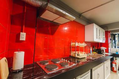 Stay in Private Art Gallery Chez Pom @ 9