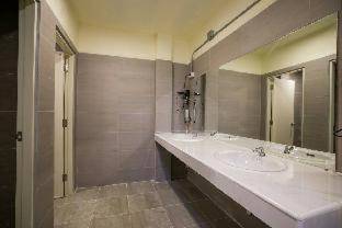 Vaccinated Staff - OYO 928 Leaf Hostel