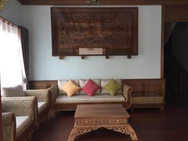 Rich Garden House Hotel