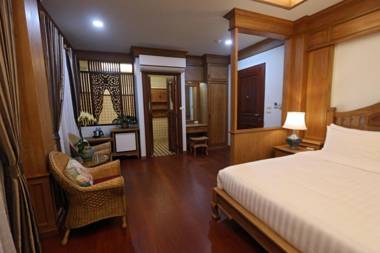 Rich Garden House Hotel