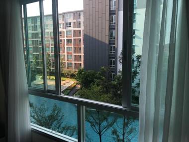 Beds WIFI huge swimming pool