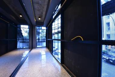 248 Street Hostel (Rooftop Bar and Pool)