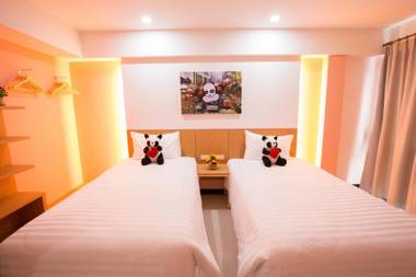Lucky panda Hotel