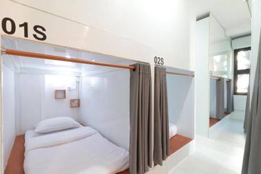 OYO 544 Sleep Sloth Hostel