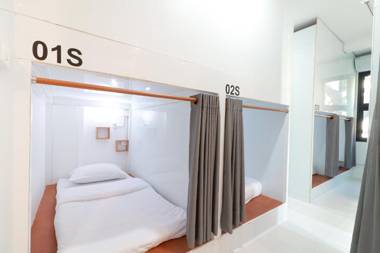 OYO 544 Sleep Sloth Hostel