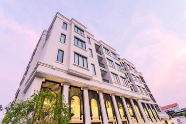 Glory Boutique Suites Condo