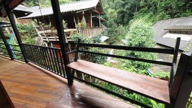 Chaiyapol Homestay