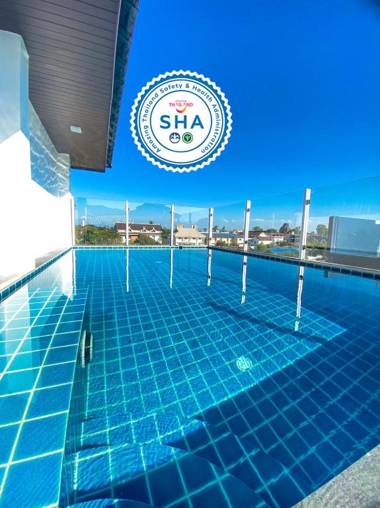 DE LUXE BOUTIQUE & rooftop restaurant