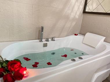 DE LUXE BOUTIQUE & rooftop restaurant