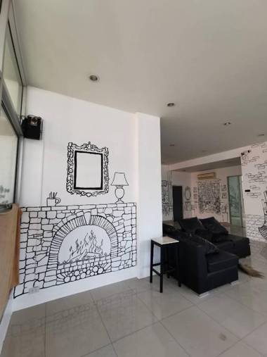 RoomQuest Rim Tha Phae