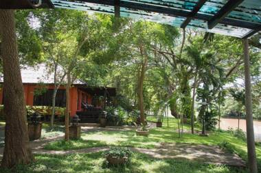 Baannamping Riverside Village