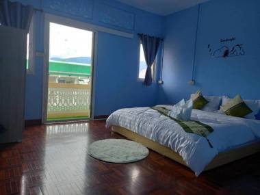 Chiangmai First House & Tour