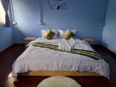 Chiangmai First House & Tour