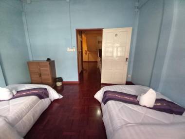 Chiangmai First House & Tour