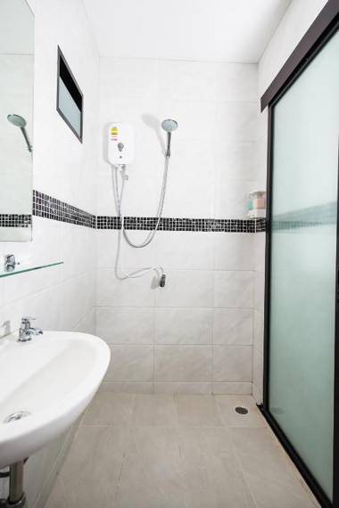 OYO 295 Salamat Bangtao