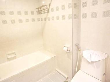 Bay Hotel Srinakarin