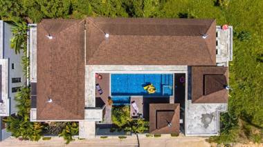 Narintara Private Pool Villas - FREE TUK-TUK SERVICE