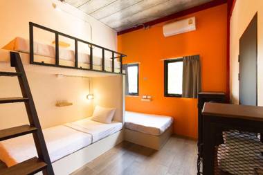 Khunsuek Muay Thai Hostel