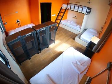 Khunsuek Muay Thai Hostel