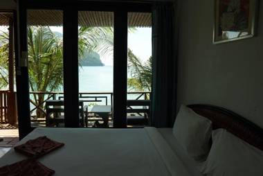 Phi Phi Cozy Seafront Resort